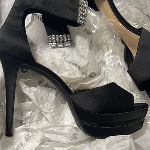 Gianni Black Heels